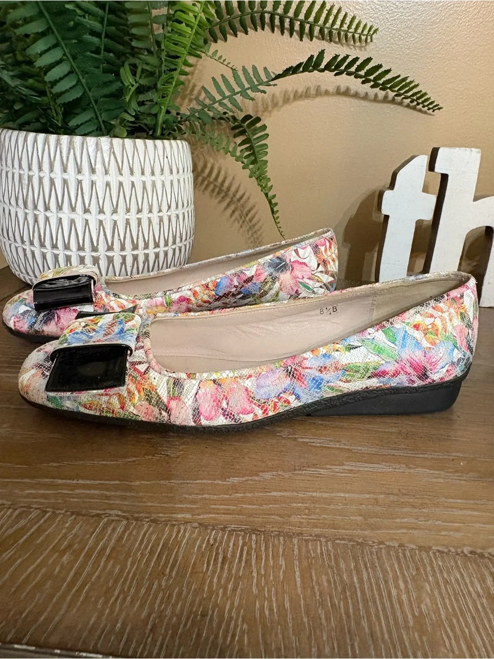 Paul Mayer Attitudes floral-print low-wedge flats Size 8.5 B